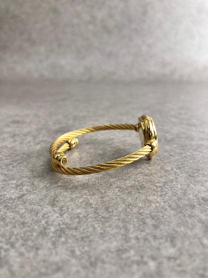 GUCCI Logo Bangle Quartz Watch Gold×Black 2700.2.L Vintage sjrskg
