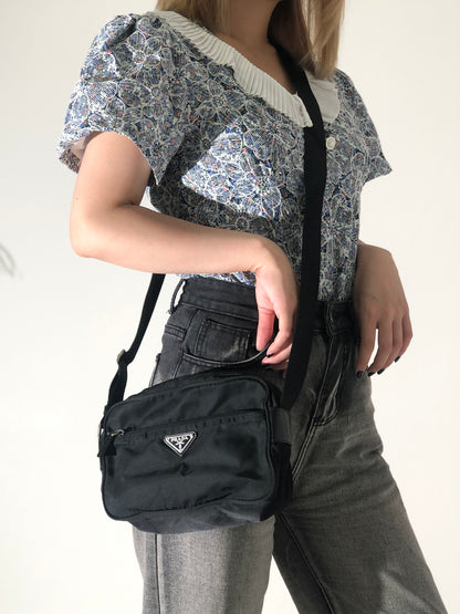 PRADA Triangle Logo Nylon Shoulder bag Black Vintage nzkhnd
