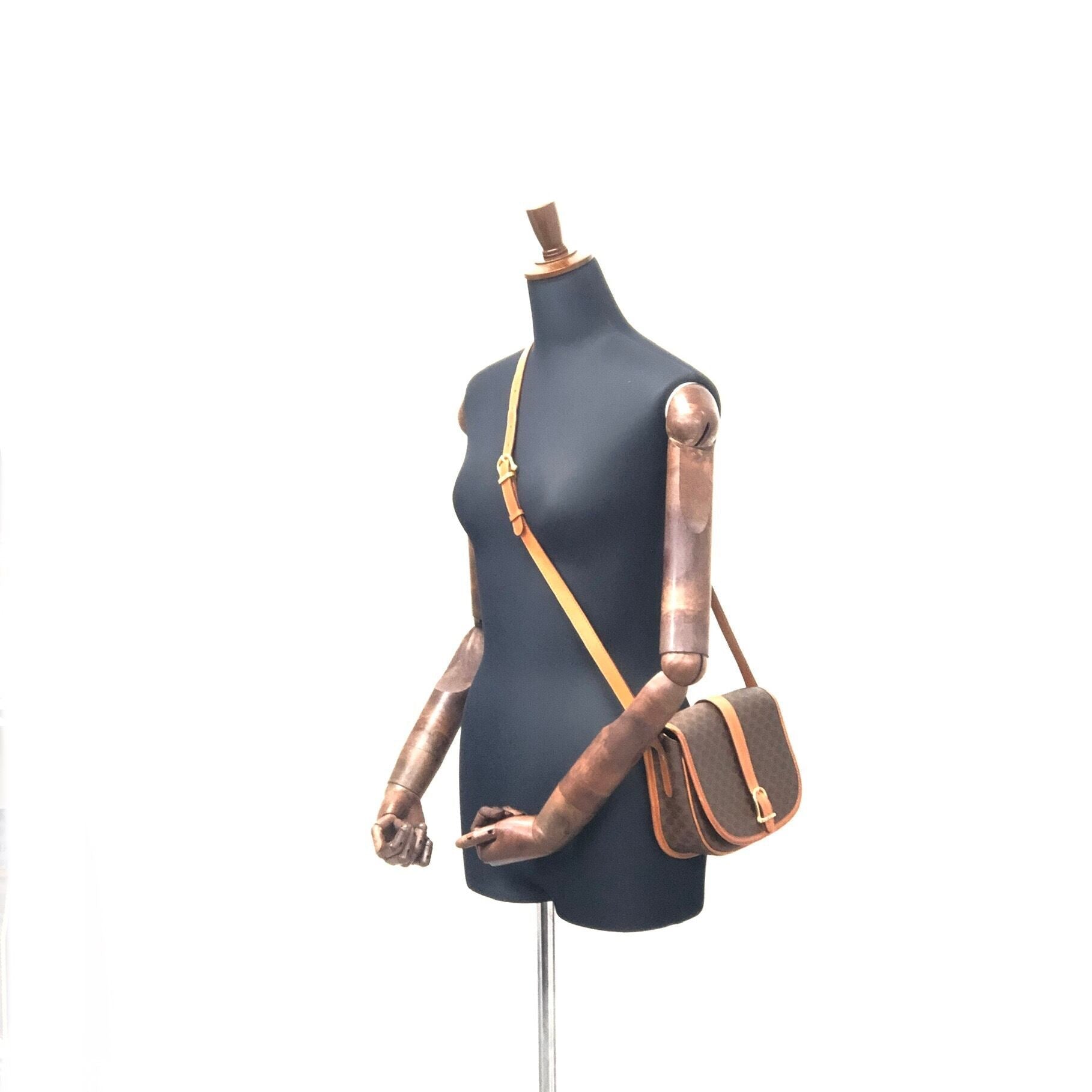 Celine Macadam Crossbody Bag (SHG-bVMxxz) – LuxeDH