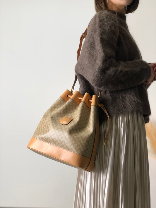 CELINE Macadam Blason Drawstring Shoulder bag Beige Vintage xugruh