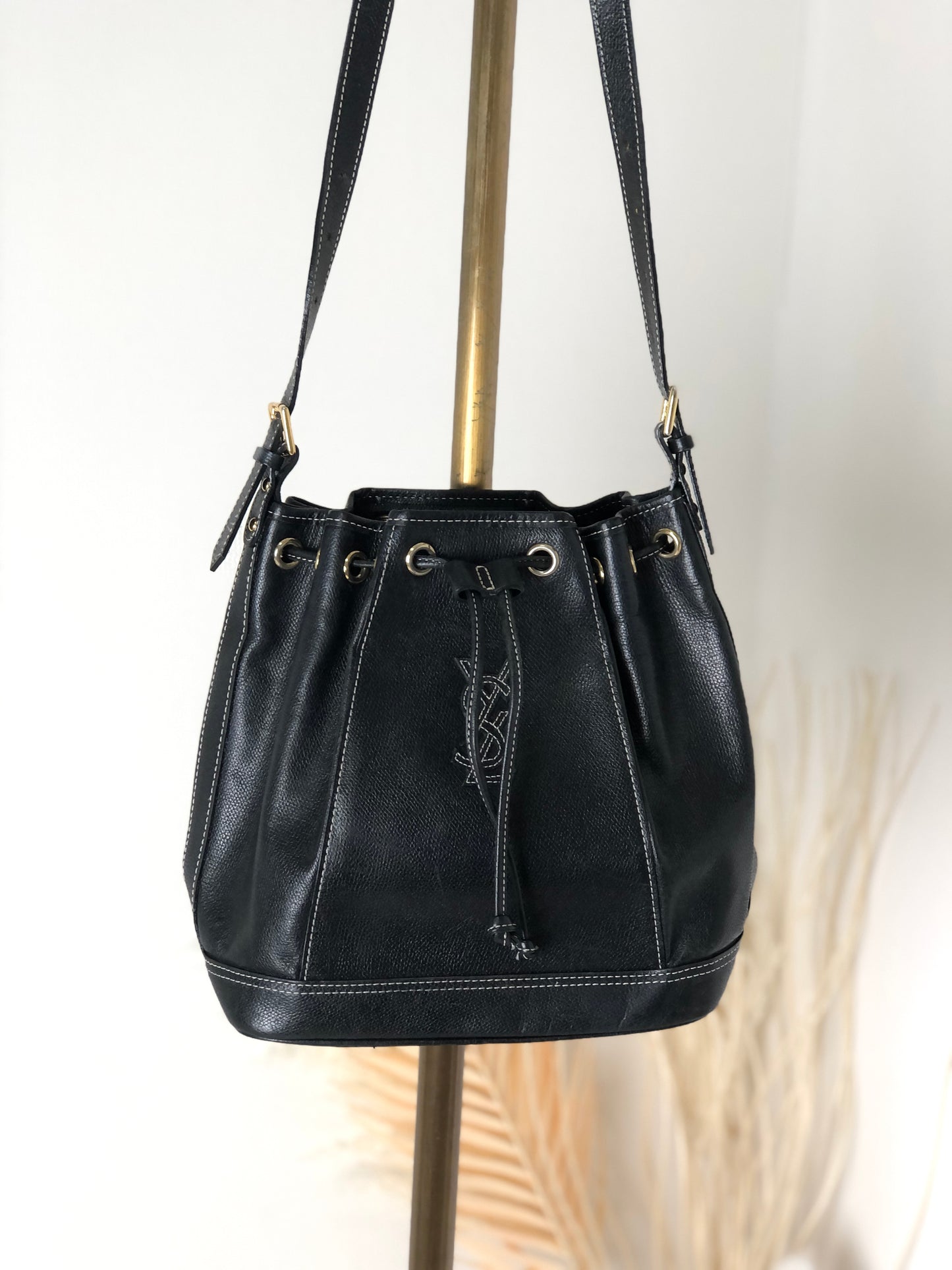 Yves Saint Laurent YSL Stitch Leather Drawstring Shoulder bag Black Vintage p3dh3i