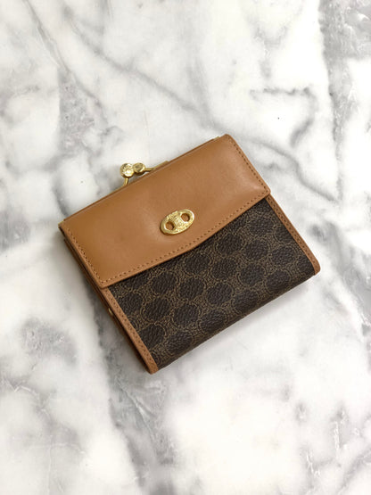CELINE Macadam Blason Metal Clasp Wallet Brown Vintage 6z8bzg