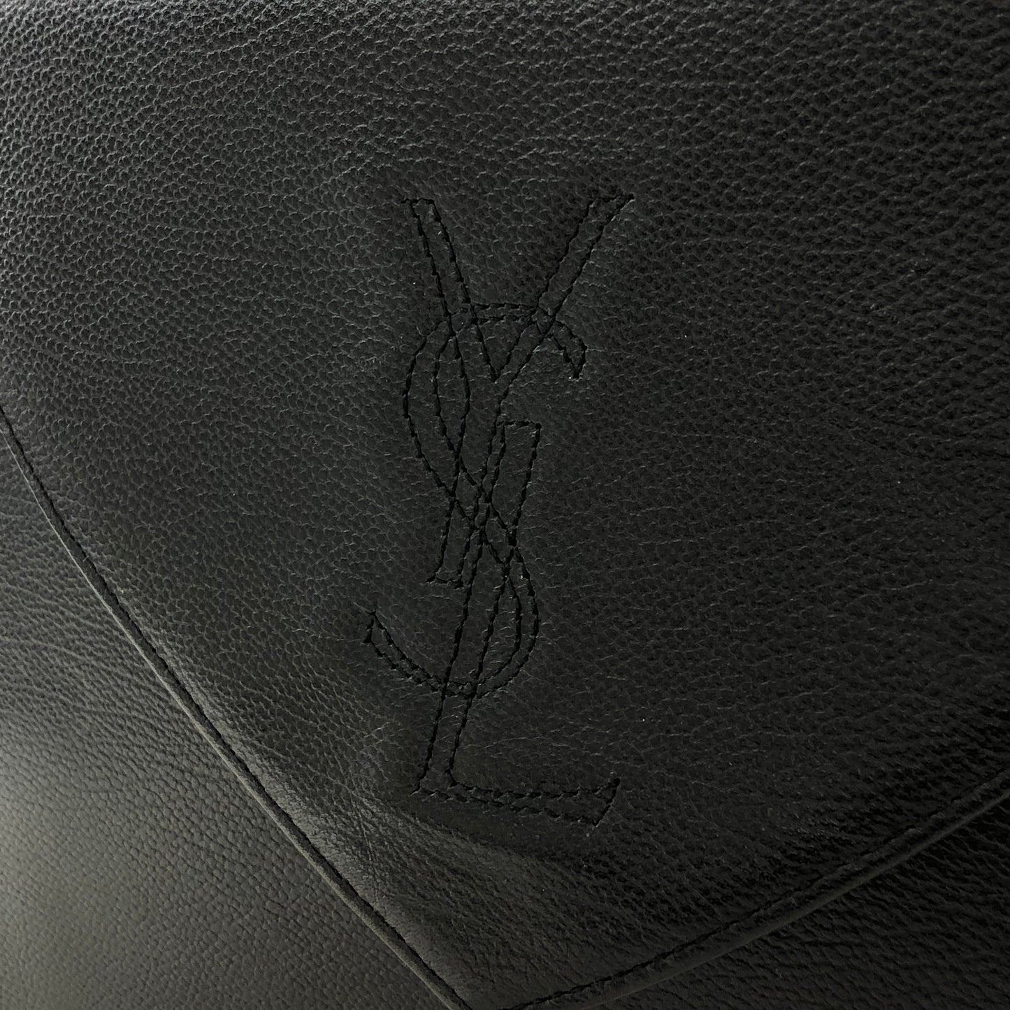 Yves Saint Laurent YSL Logo Logo Motif Embossed Leather Handbag Black Vintage c6yh7n