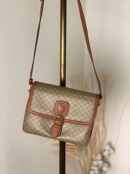 CELINE Macadam Blason Front Buckle Shoulder bag Beige Vintage 8dxnnc