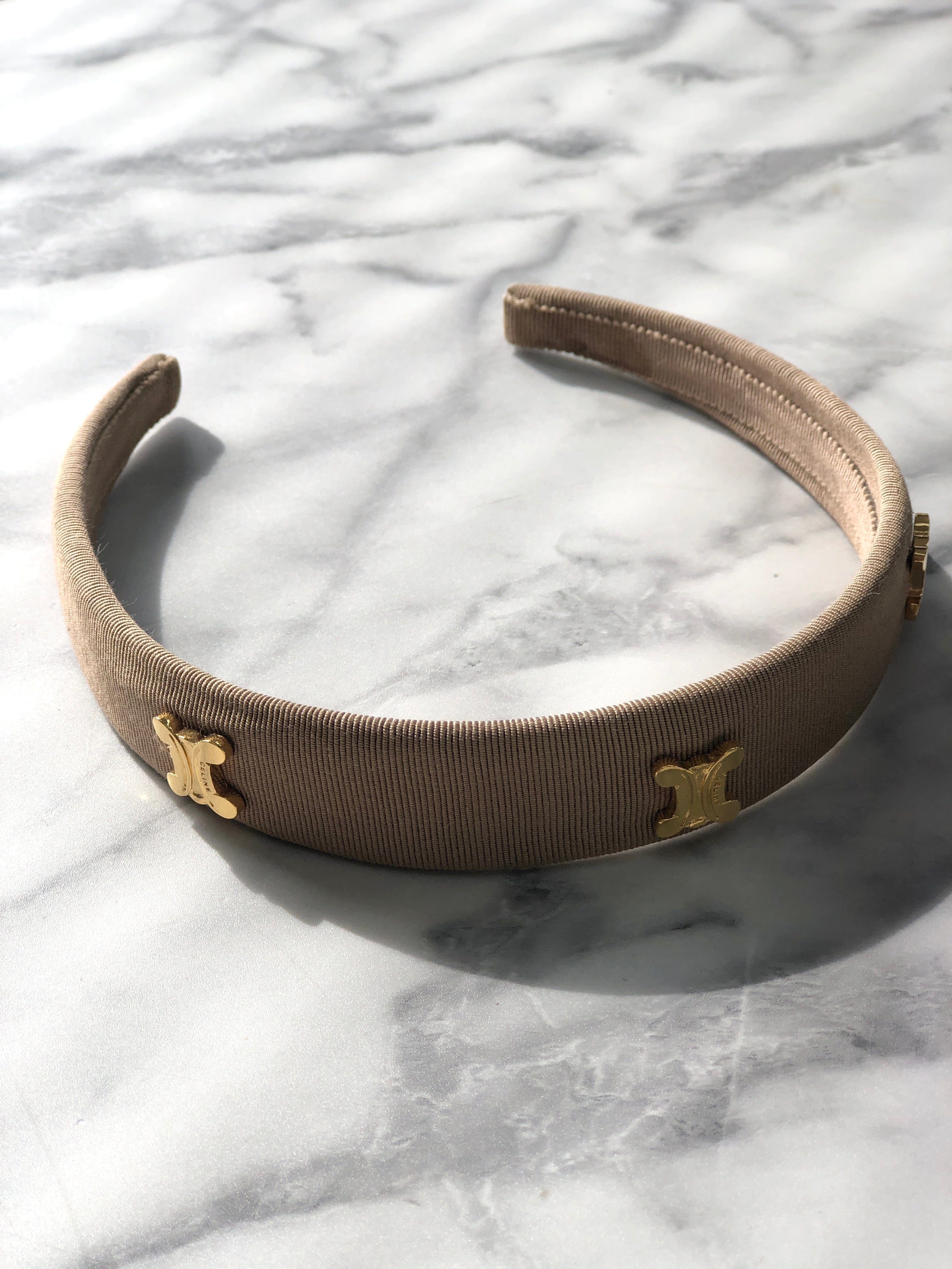 CELINE Triomphe Blason Fabric headband Beige Vintage t3apeu – VintageShop  solo