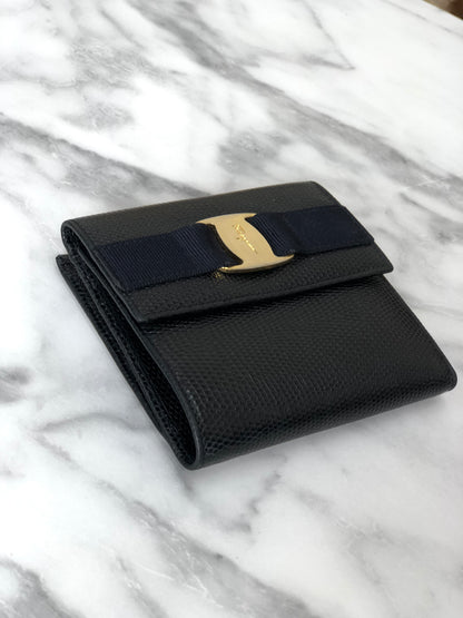 Salvatore Ferragamo Vala 絲帶皮革金屬扣折疊錢包黑色復古 2hapn4 