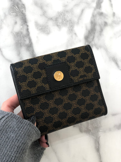 CELINE Macadam Leather Trifold Wallet Black Vintage 8jsi32