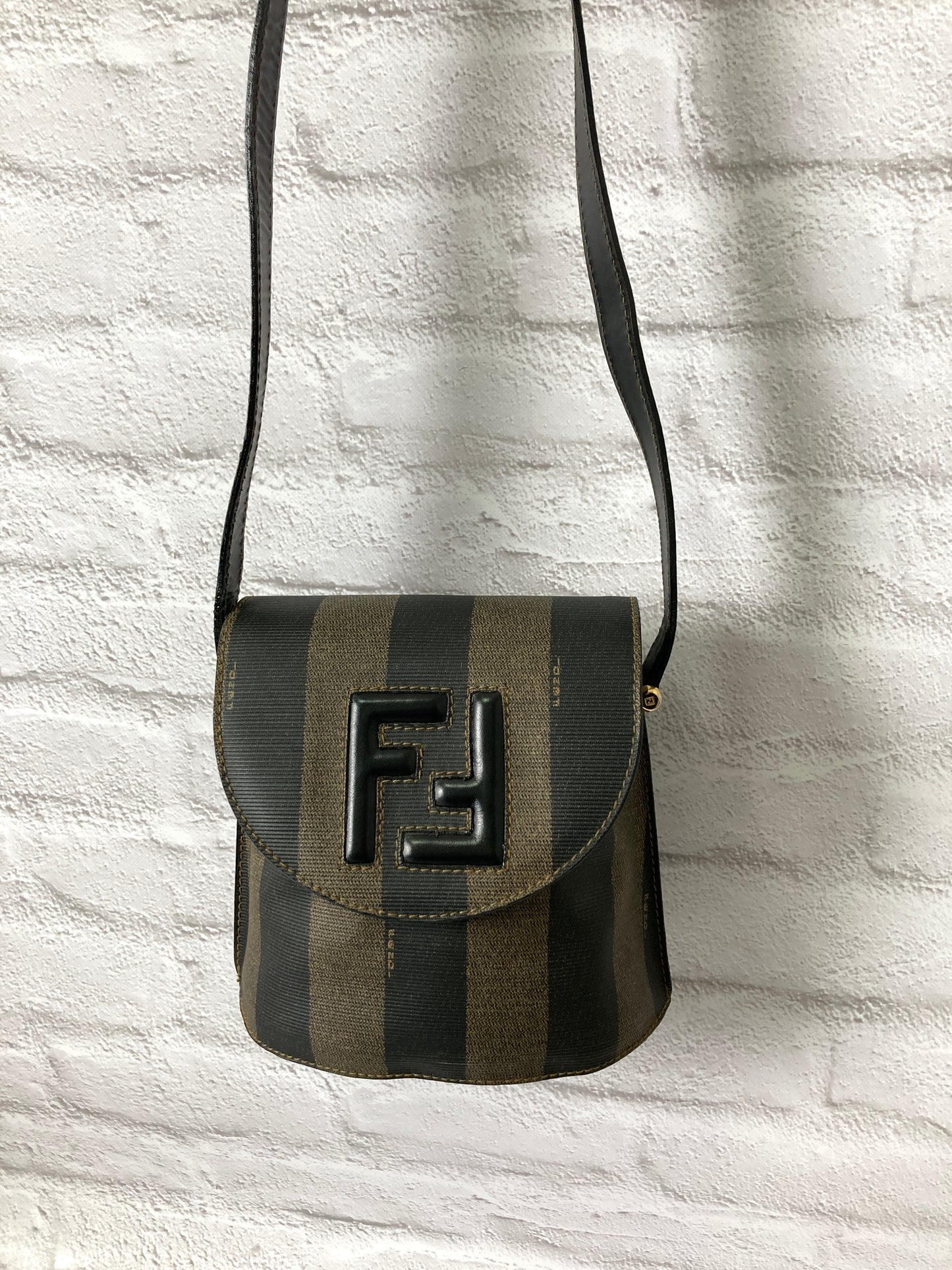 FENDI Pecan Logo Motif Shoulder bag Brown Vintage znnyg8