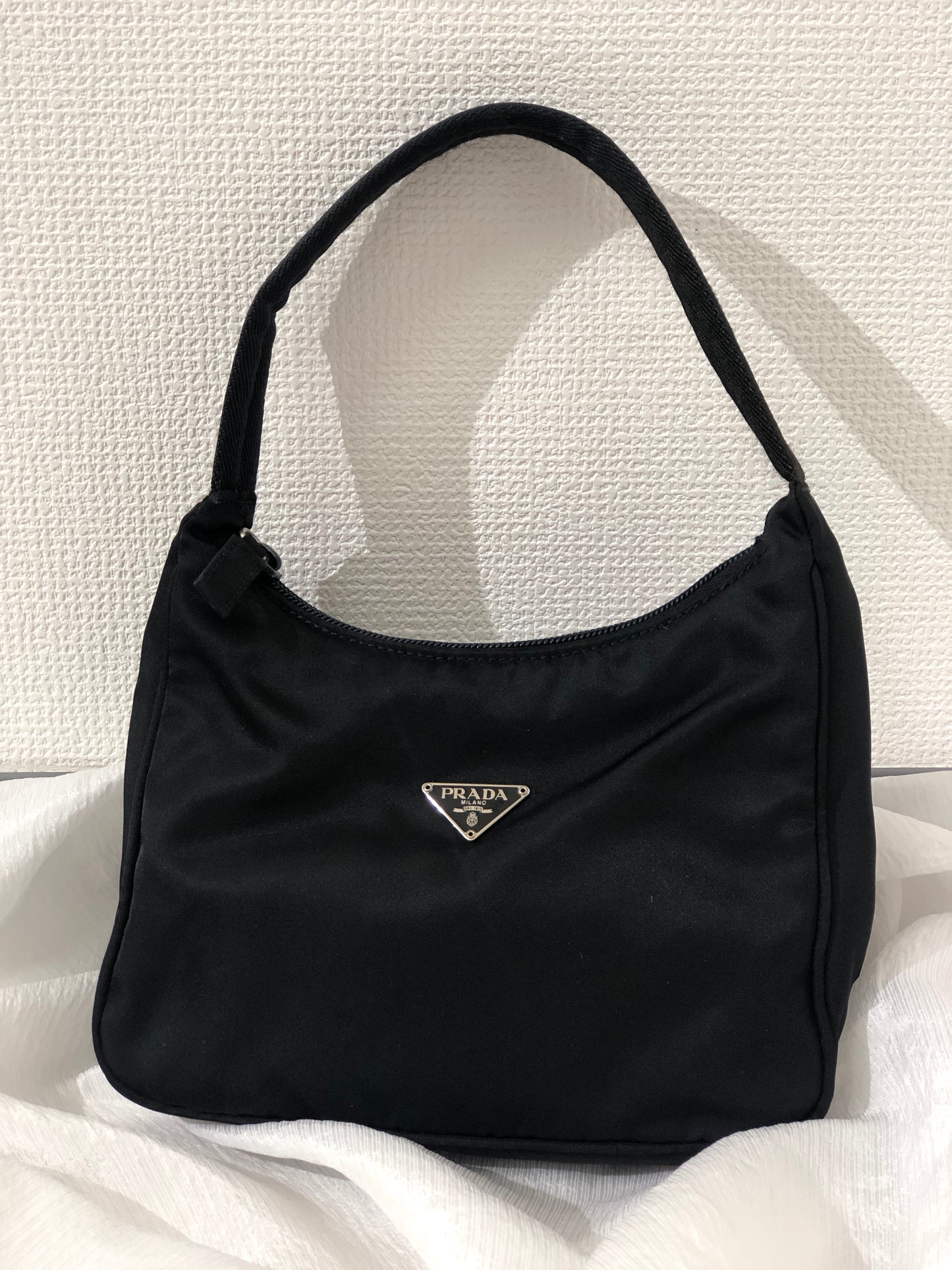PRADA Triangle Logo Nylon Handbag Hobobag Black Vintage 7rgvu7
