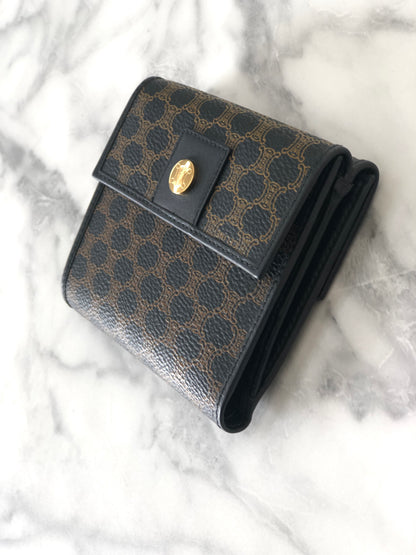 CELINE Macadam Leather Trifold Wallet Black Vintage 8jsi32