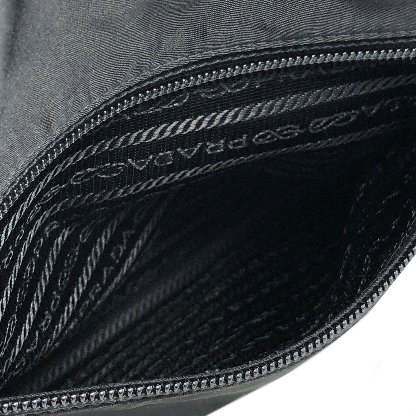 PRADA Triangle Logo Nylon Handbag Boston bag Black Vintage aki77w –  VintageShop solo