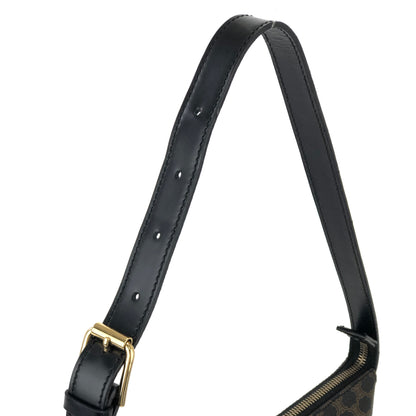 CELINE Macadam Logo embossed Shoulder bag Black Vintage Old CELINE 8z35zh