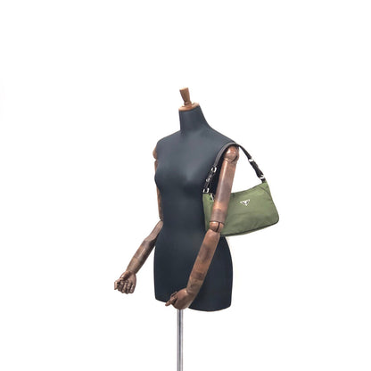 PRADA 三角形標誌尼龍單肩包 Hobobag 橄欖綠復古 2psmea