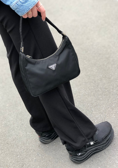 PRADA 三角形標誌尼龍 Hobobag 手提包黑色復古舊款 gkvrkv