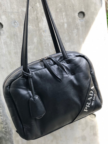 PRADA 加厚納帕皮標誌單肩托特包 1BB052 黑色復古舊款 drftwf