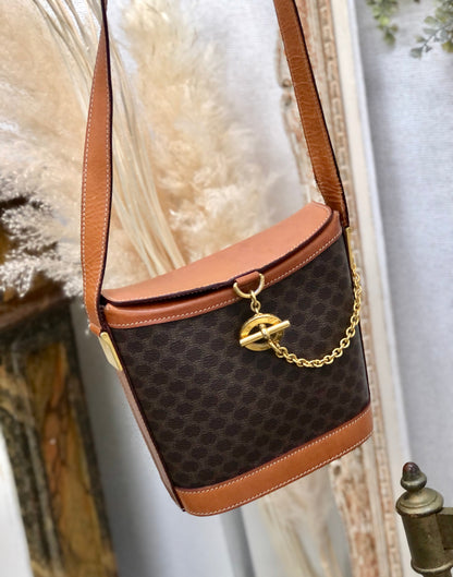 CELINE Macadam Toggle clasp chain Bucket bag Shoulderbag Brown Vintage Old CELINE nk6ve8