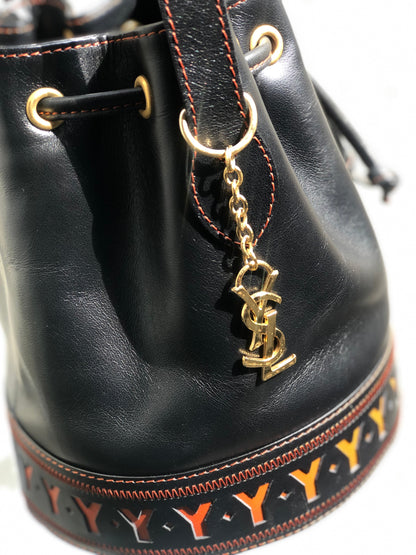 Yves Saint Laurent Y Cut out Drawstring Shoulder bag Black YSL Vintage Old vd5asi