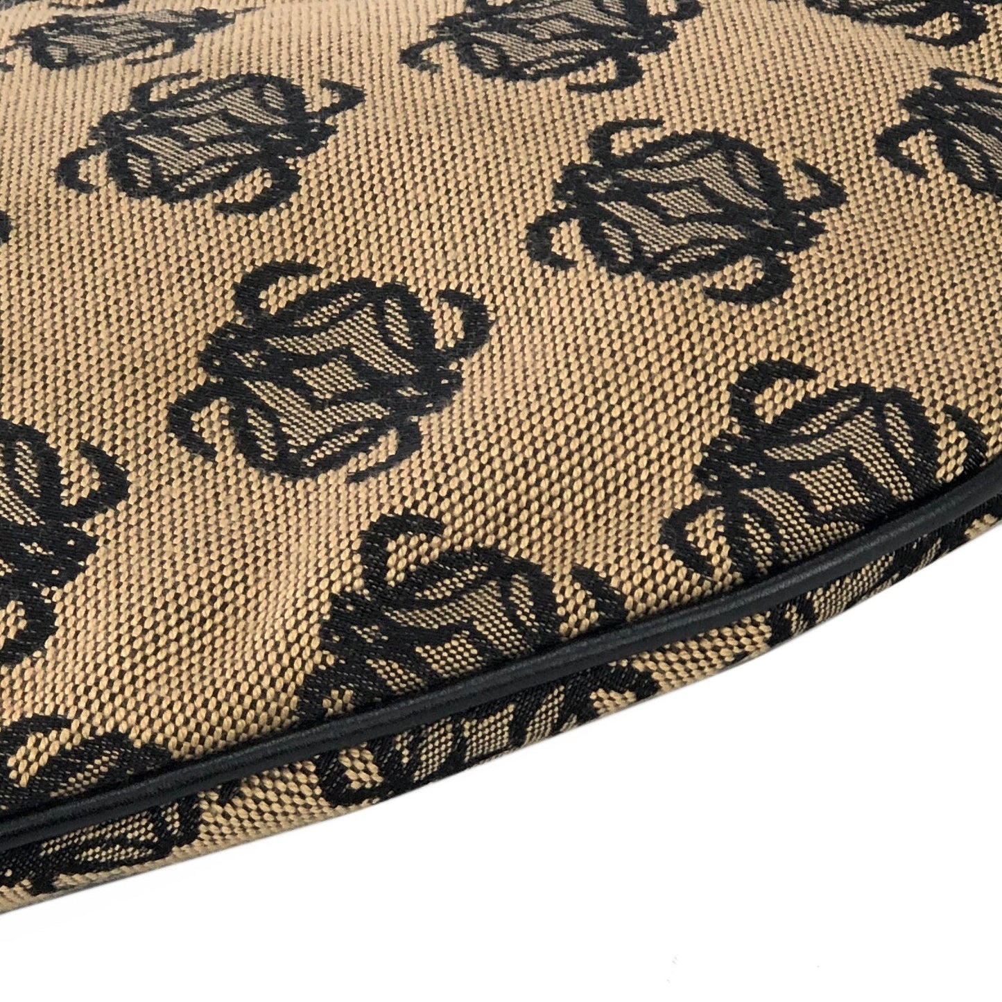 LOEWE Anagram pattern Jacquard Shoulder bag Beige Vintage Old 27i3rr