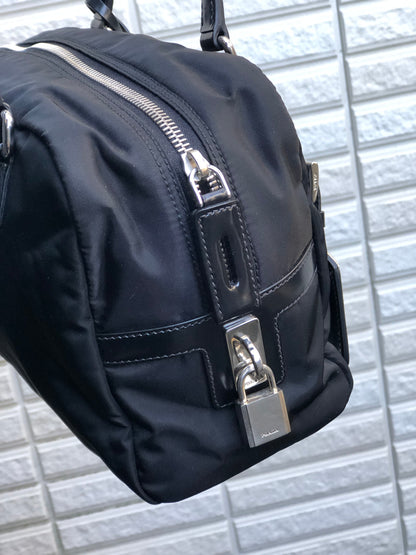 PRADA Big logo Nylon Shoulder bag Handbag Black Vintage Old fzeu5f