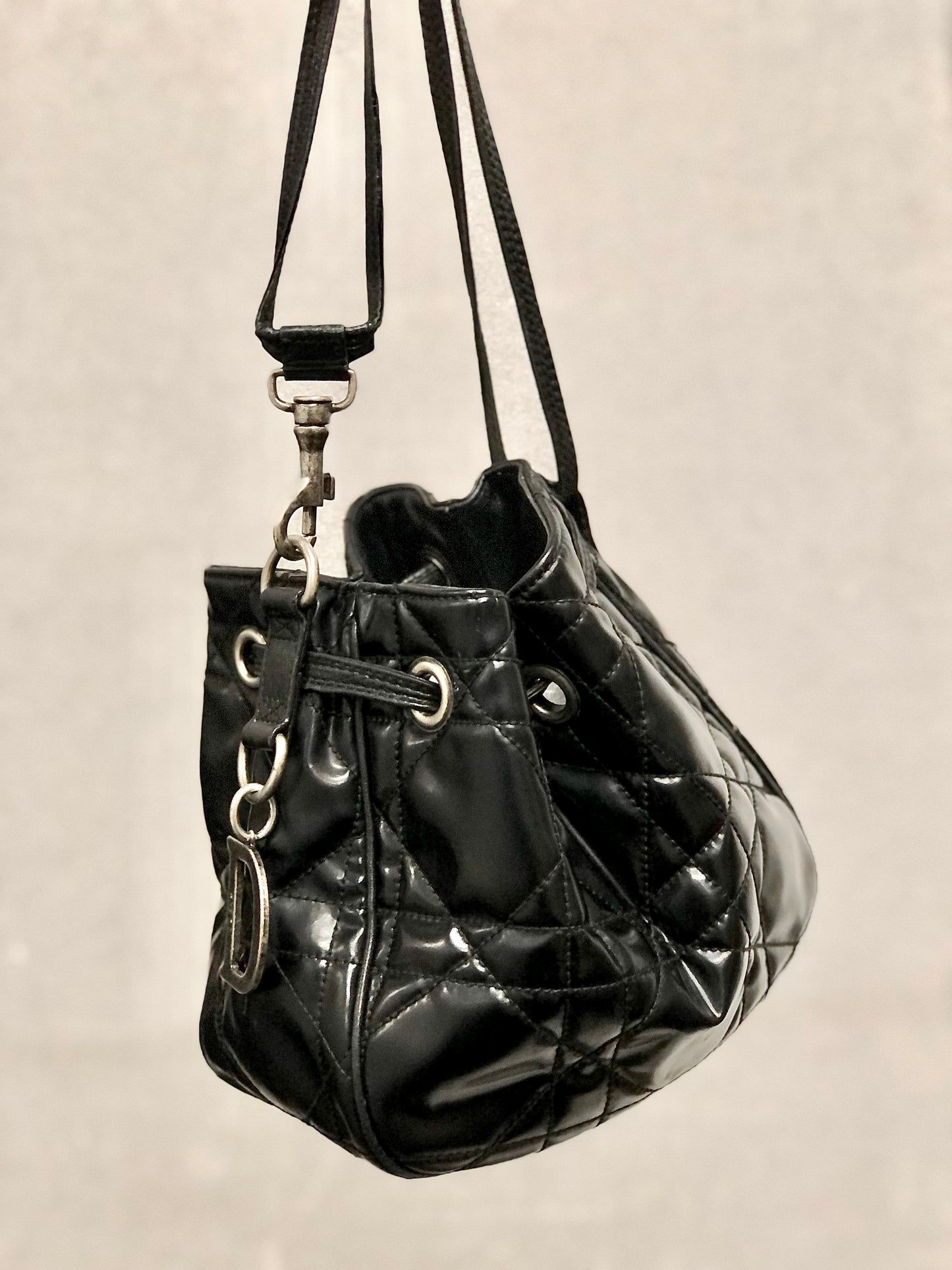 Christian Dior Cannage Lady dior D Charm Patent leather Drawstring Mini Handbag Black 36mvap