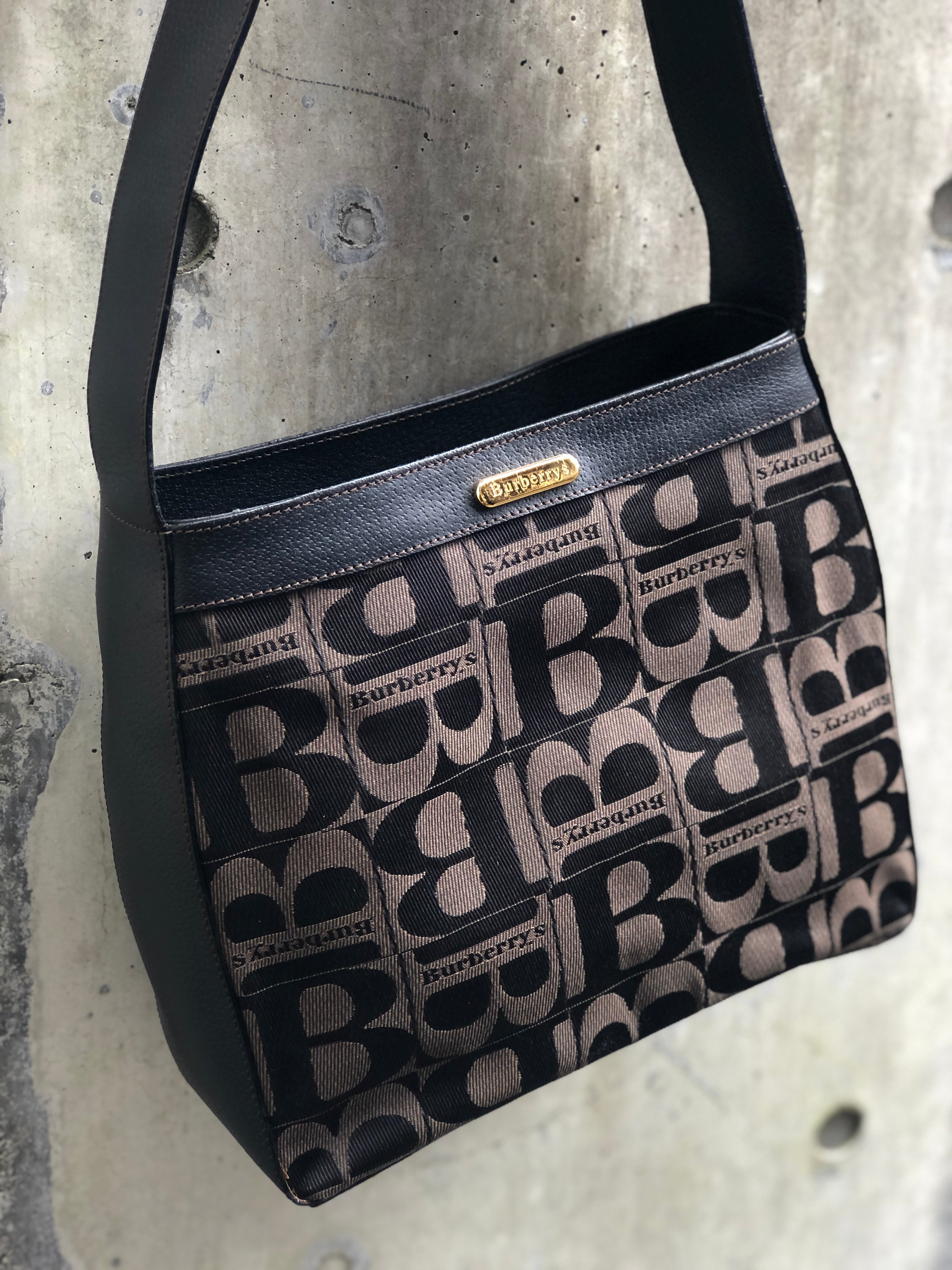 Vintage burberry shoulder discount bag