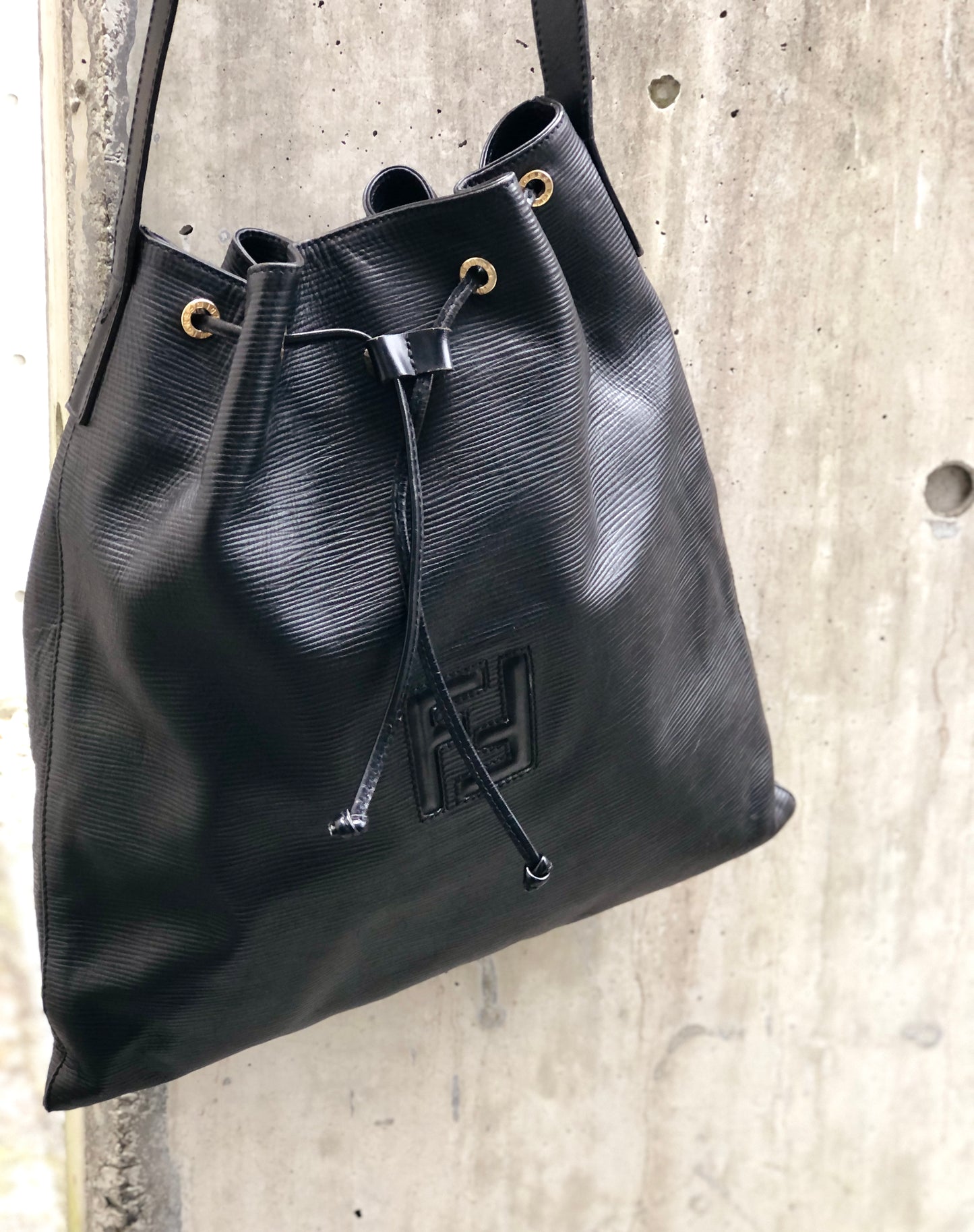 FENDI Emboss Logo Leather Drawstring Shoulder bag Black Vintage Old x38wc2