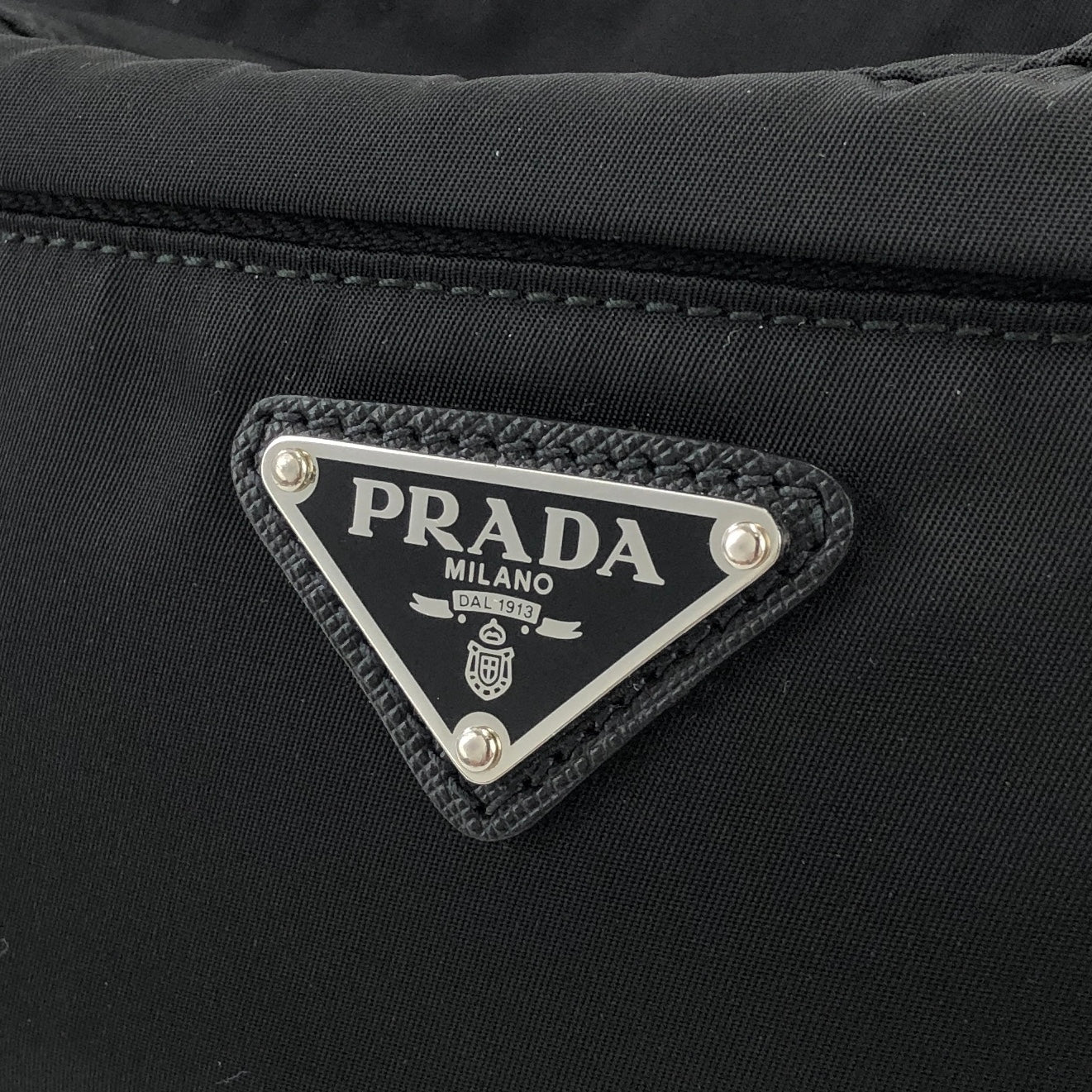 Prada Black Quilted Tessuto Nylon 1995 Re-Edition Shoulder Bag 1BG468 |  Yoogi's Closet