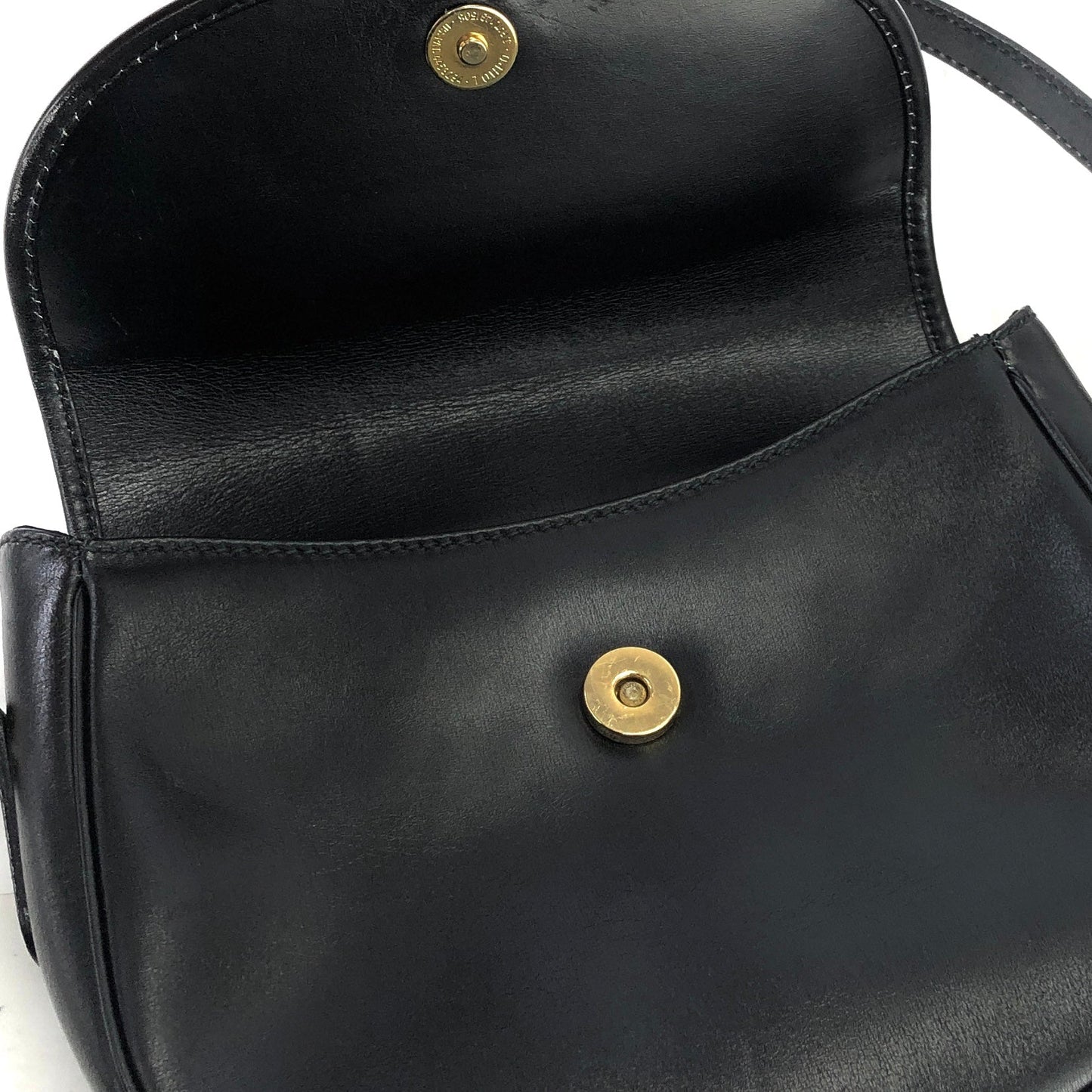 GUCCI Logo Leather Round Crossbody Shoulder bag Black Old gucci Vintage cby5c3