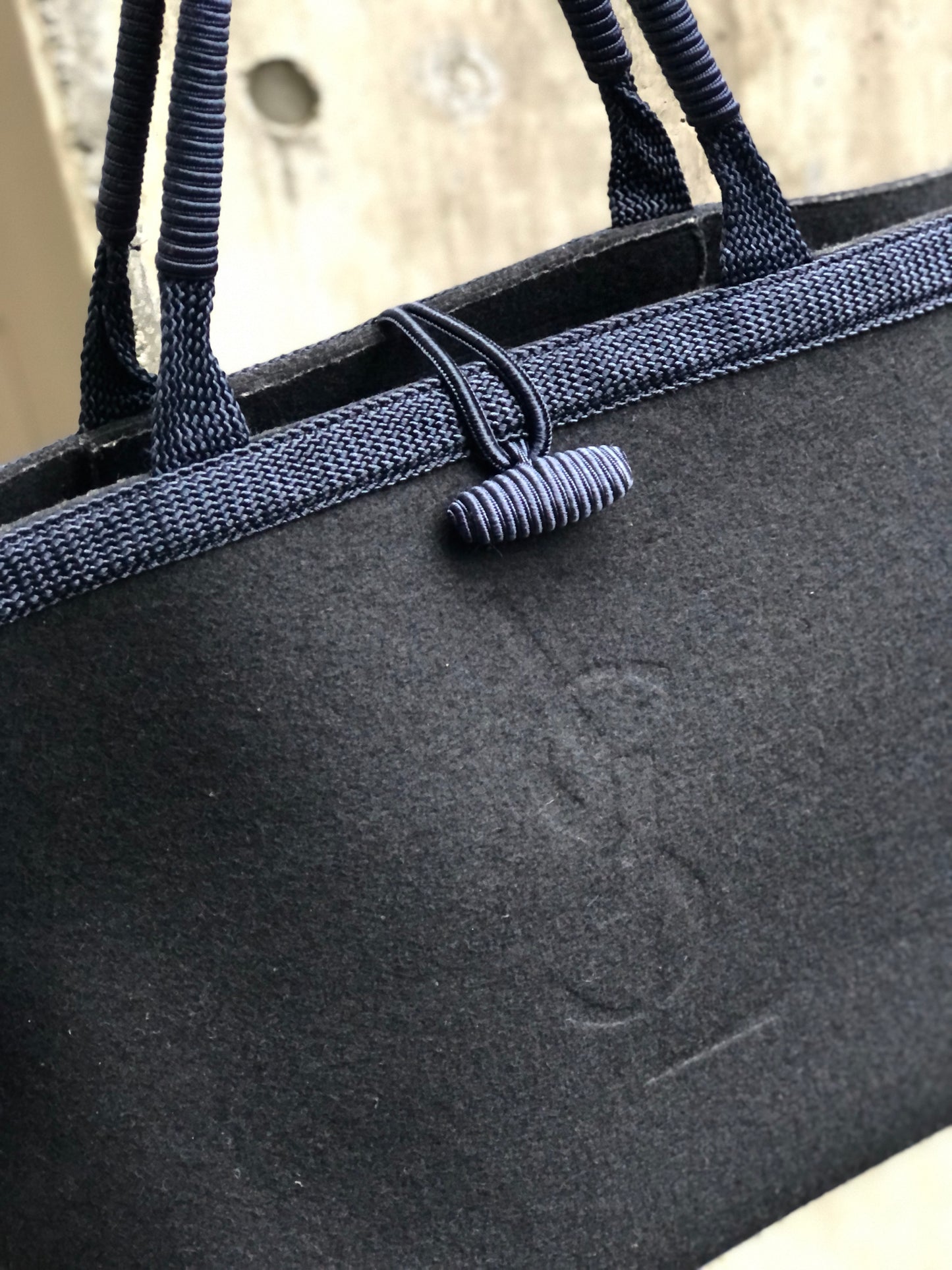 Yves Saint Laurent YSL logo Handbag  Embroidery　Black Navy Vintage Old YSL 4s2ykh