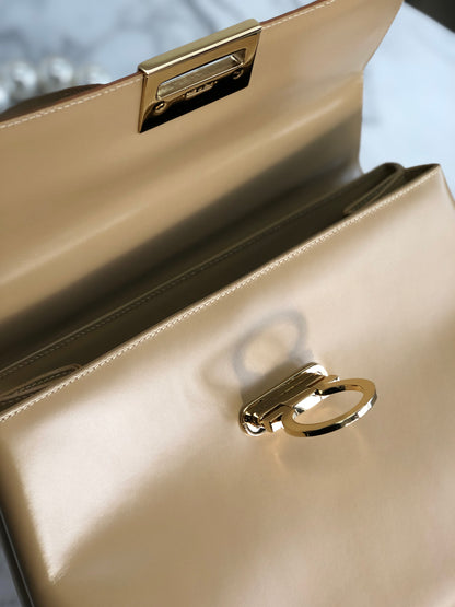 Salvatore Ferragamo Gancini Pearl Handle Handbag Beige Vintage Old n8hzha