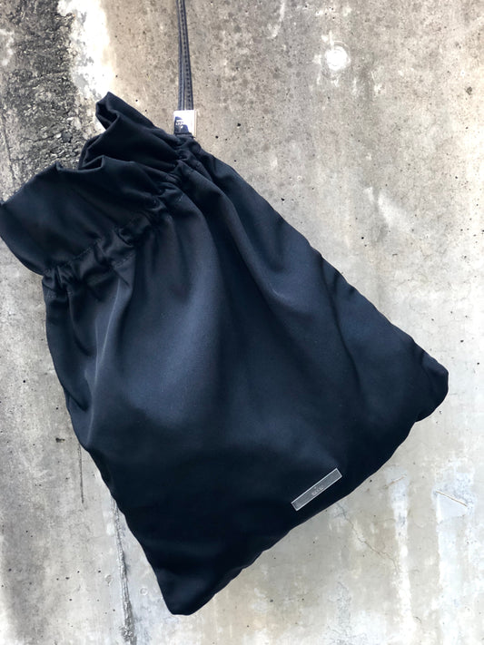 GUCCI Logo Nylon Drawstring Shoulder bag Handbag Black Vintage Old Gucci iij2zk