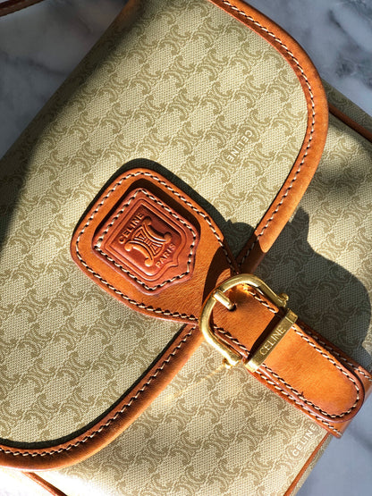 CELINE Macadam 扣式斜背包 米色復古舊款 Celine hmpa2s