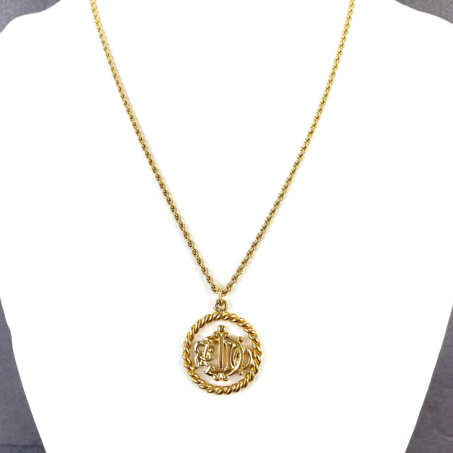 Christian Dior Oval Necklace Emblem logo Gold Vintage Old mvpx2h