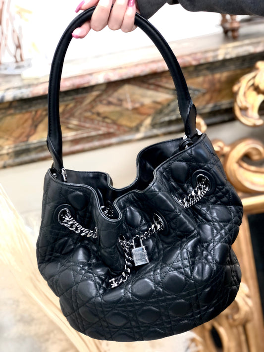 Christian Dior – tagged handbag – VintageShop solo