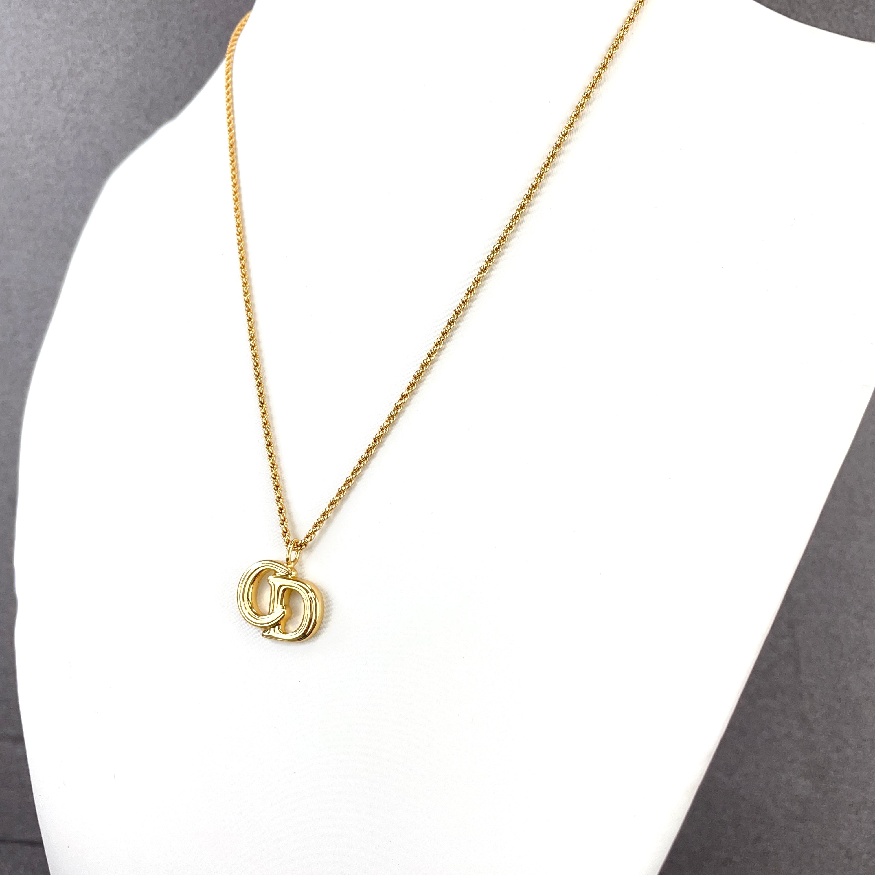 Khám phá hơn 81 dior necklace vintage gold siêu hot  trieuson5