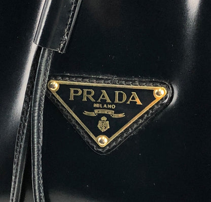 PRADA Triangle logo Patent leather Shoulder bag Tote bag Black Vintage Old sai37n