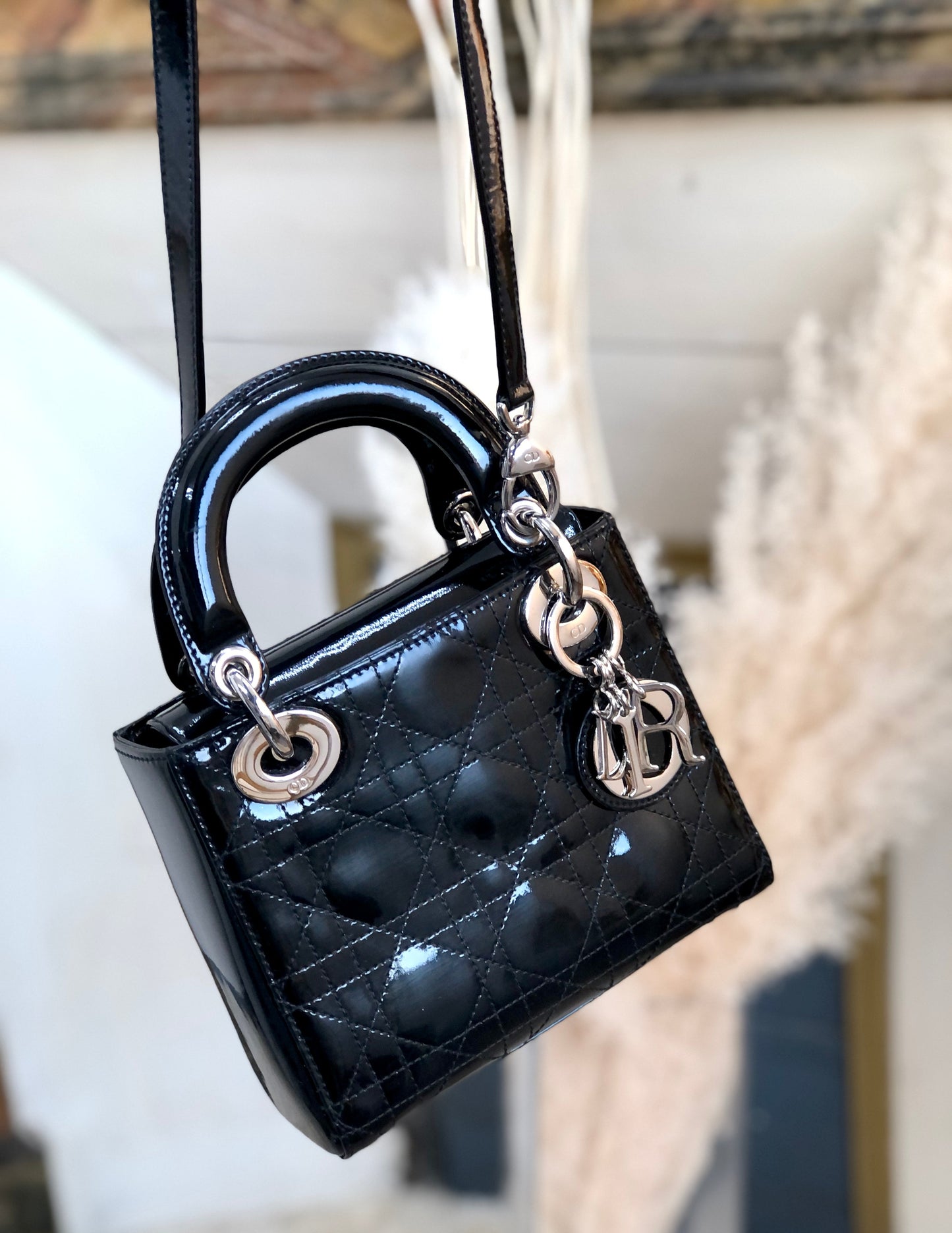 Christian Dior Cannage Lady dior Patent leather Handbag Shoulder bag Black e3i7xj