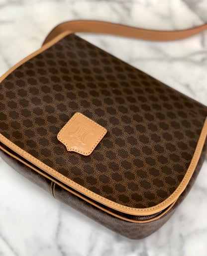 CELINE Macadam Blason embossed Flap Crossbody Shoulder bag Brown Vintage Old Celine jumd6w