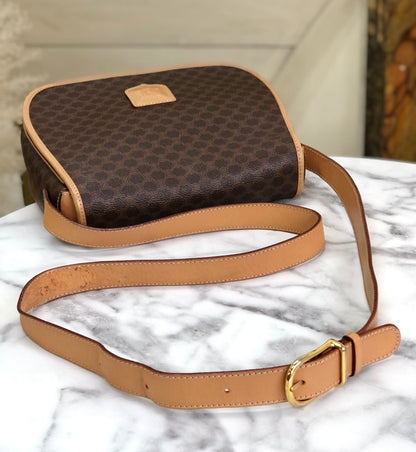 CELINE Macadam Blason embossed Flap Crossbody Shoulder bag Brown Vintage Old Celine jumd6w