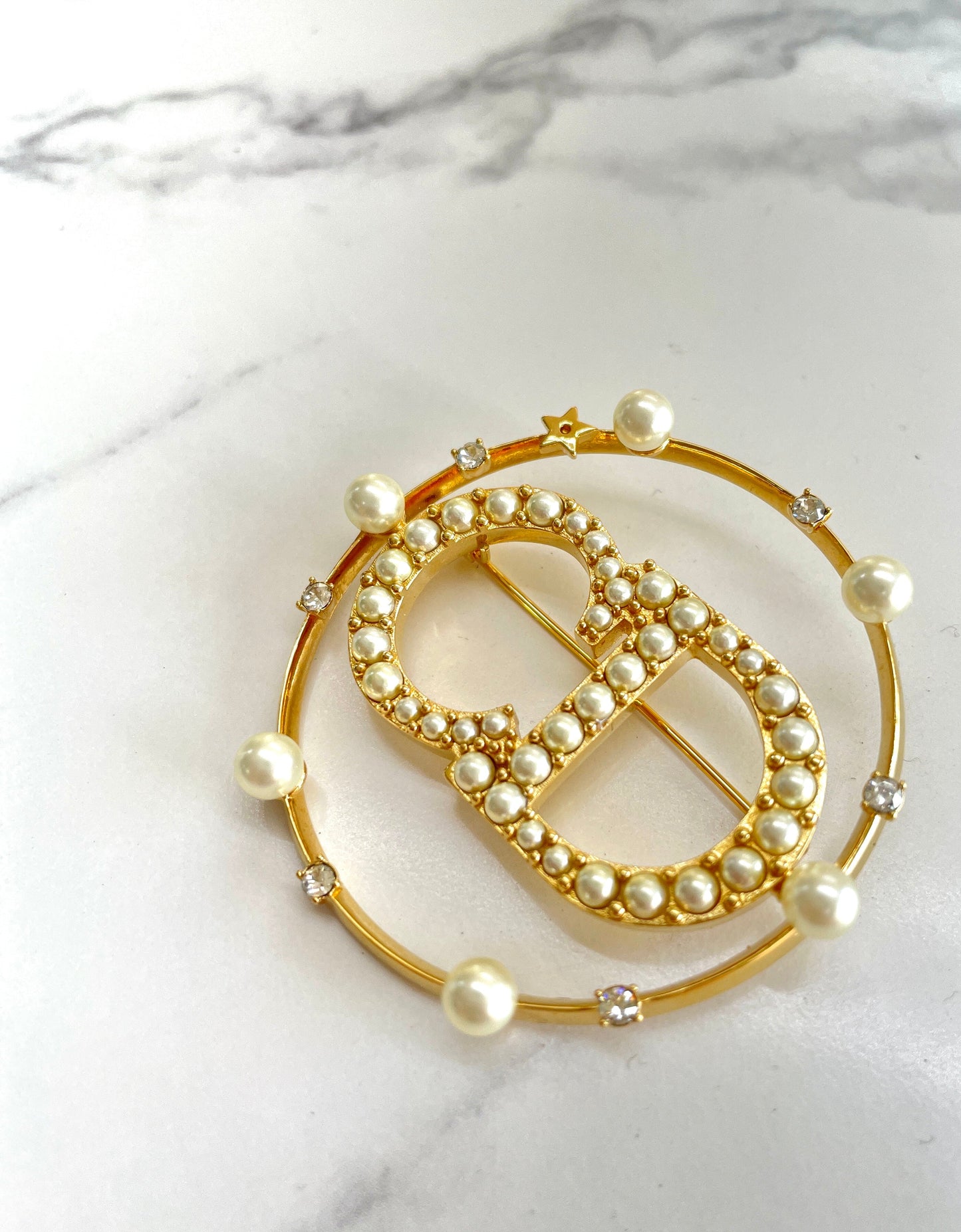 Christian Dior Logo Pearl Stone CLAIR D LUNE Brooch Gold Accessory ee6t7m
