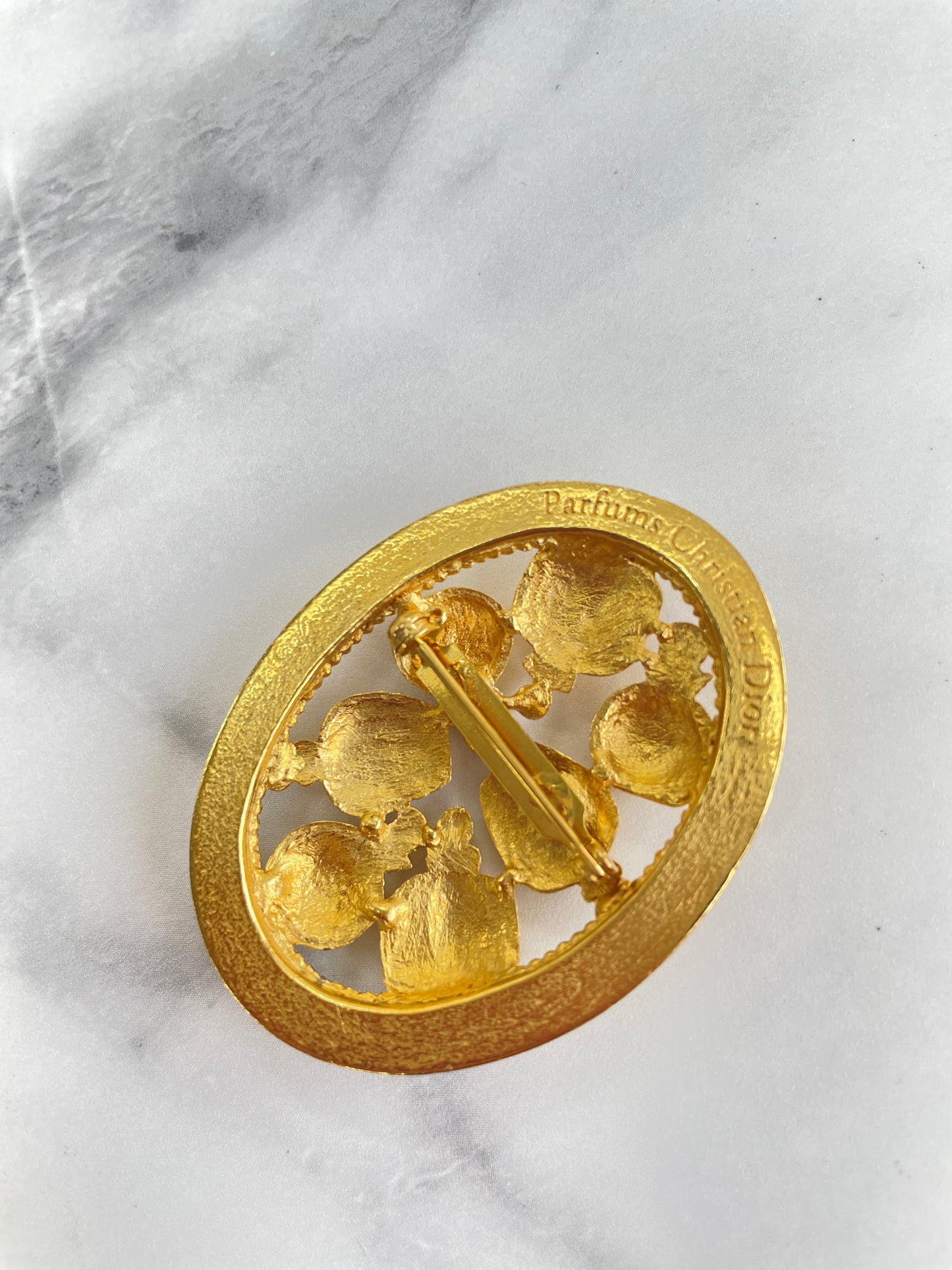 Christian Dior Perfumes motif Brooch Gold Accessory 7nrpyh