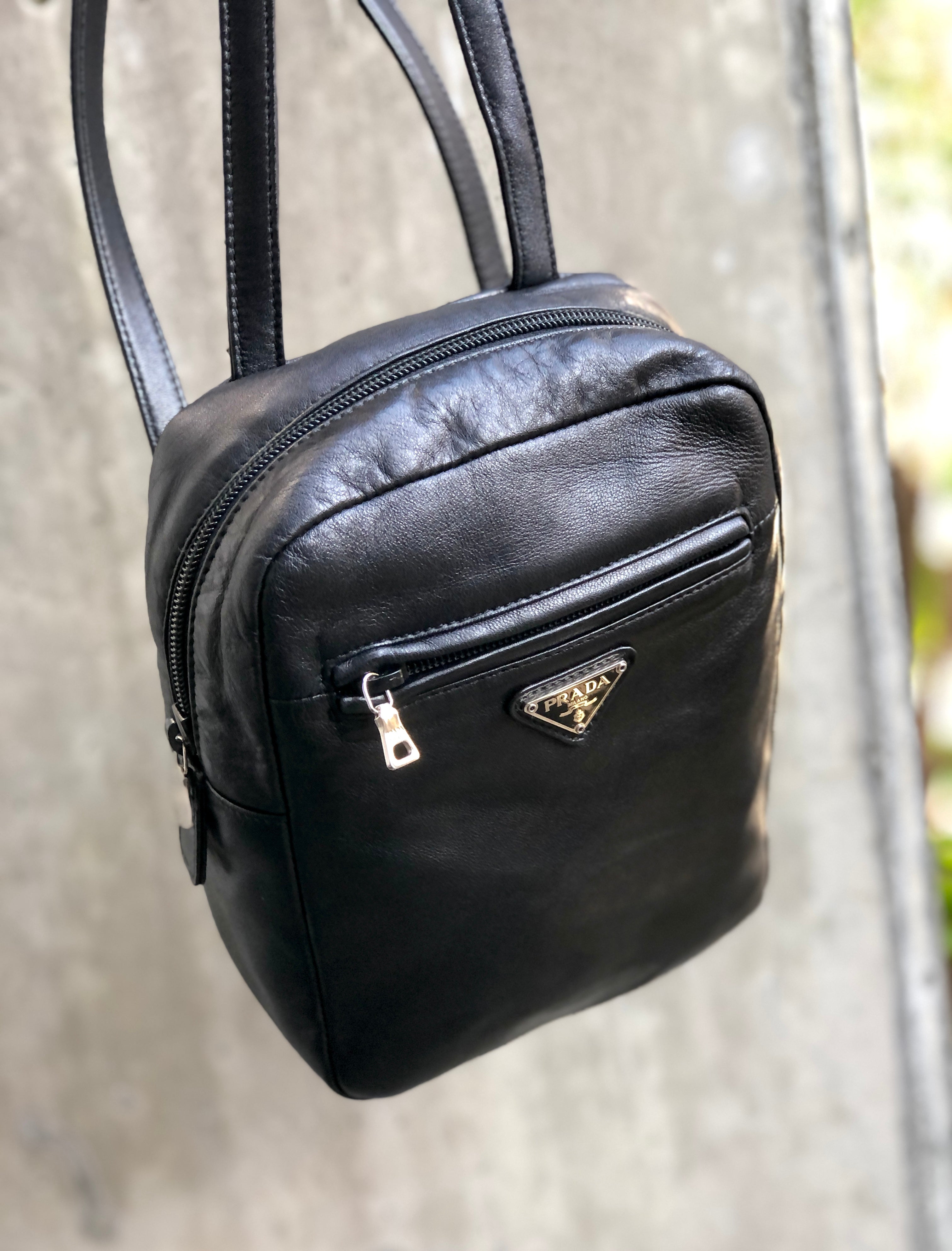 Prada leather backpack discount 2vz066_k53_v_ooo