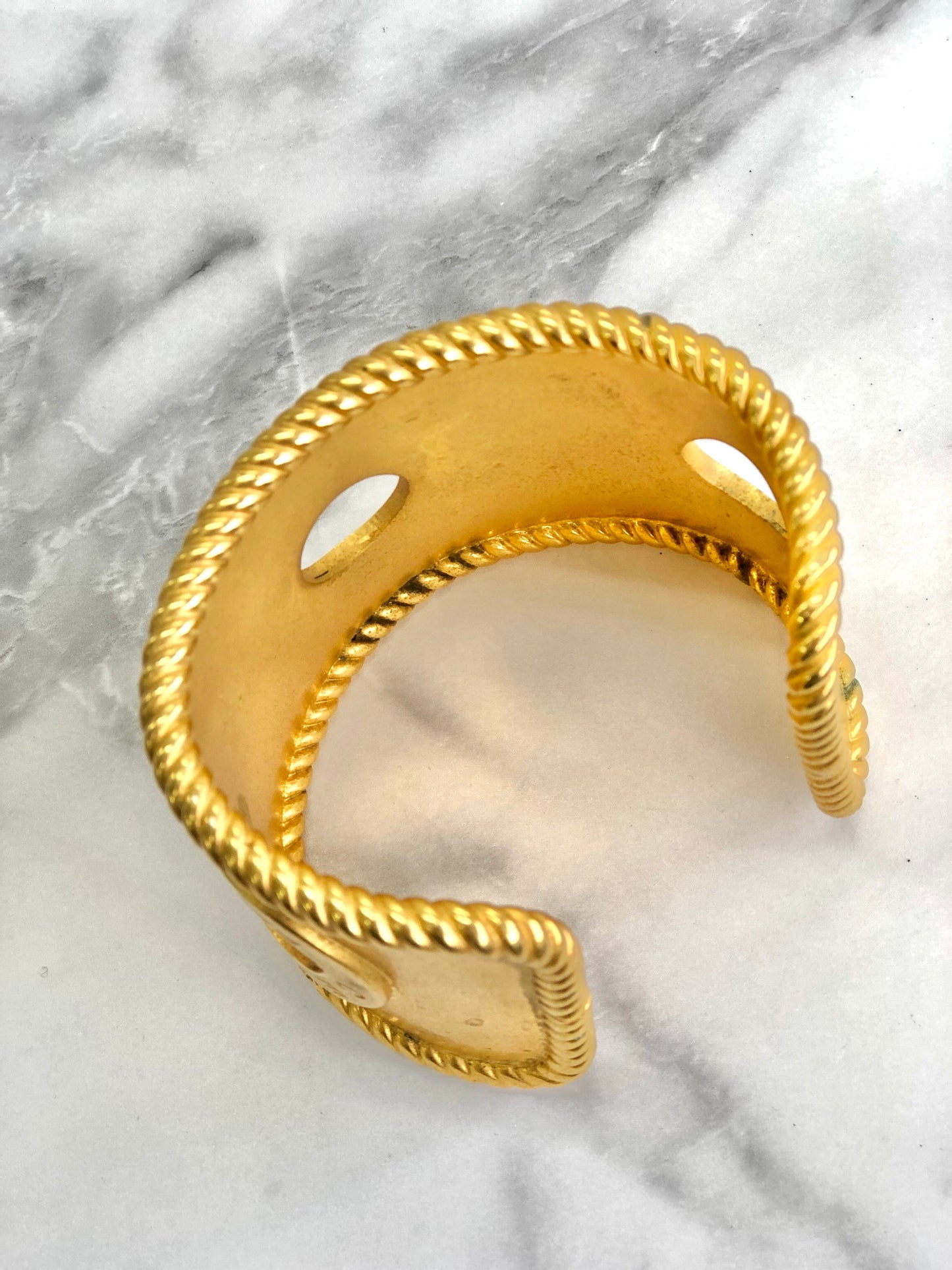 CELINE Circle logo Wide Bangle Bracelet Gold Accessories Vintage Old pxkmdn