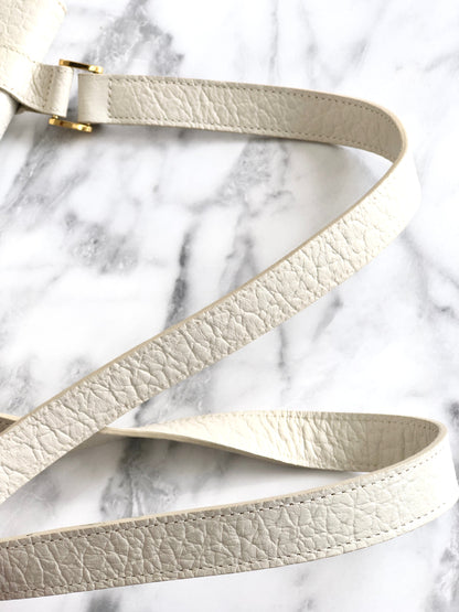 Yves Saint Laurent Embossed leather Shoulder bag White Vintage Old 66nwy8