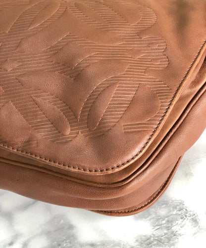 LOEWE Anagram Nappa 皮革翻蓋抽繩單肩包棕色復古舊 x54hb4