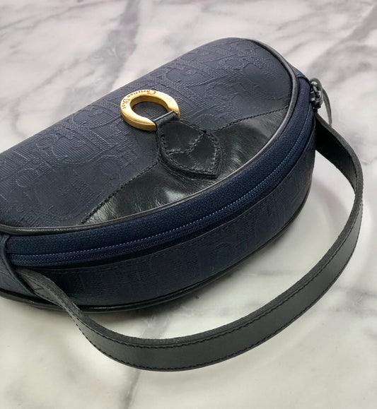 Vintage GUCCI Micro GG Monogram Oval Gray/Navy Shoulder Crossbody Handbag