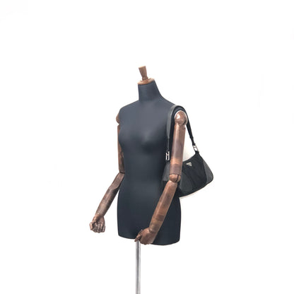 PRADA 三角形標誌 Hobobag 尼龍皮革手提包 黑色復古舊款 a5a5db