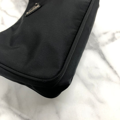PRADA 三角形標誌尼龍 Hobobag 手提包黑色復古舊款 gkvrkv
