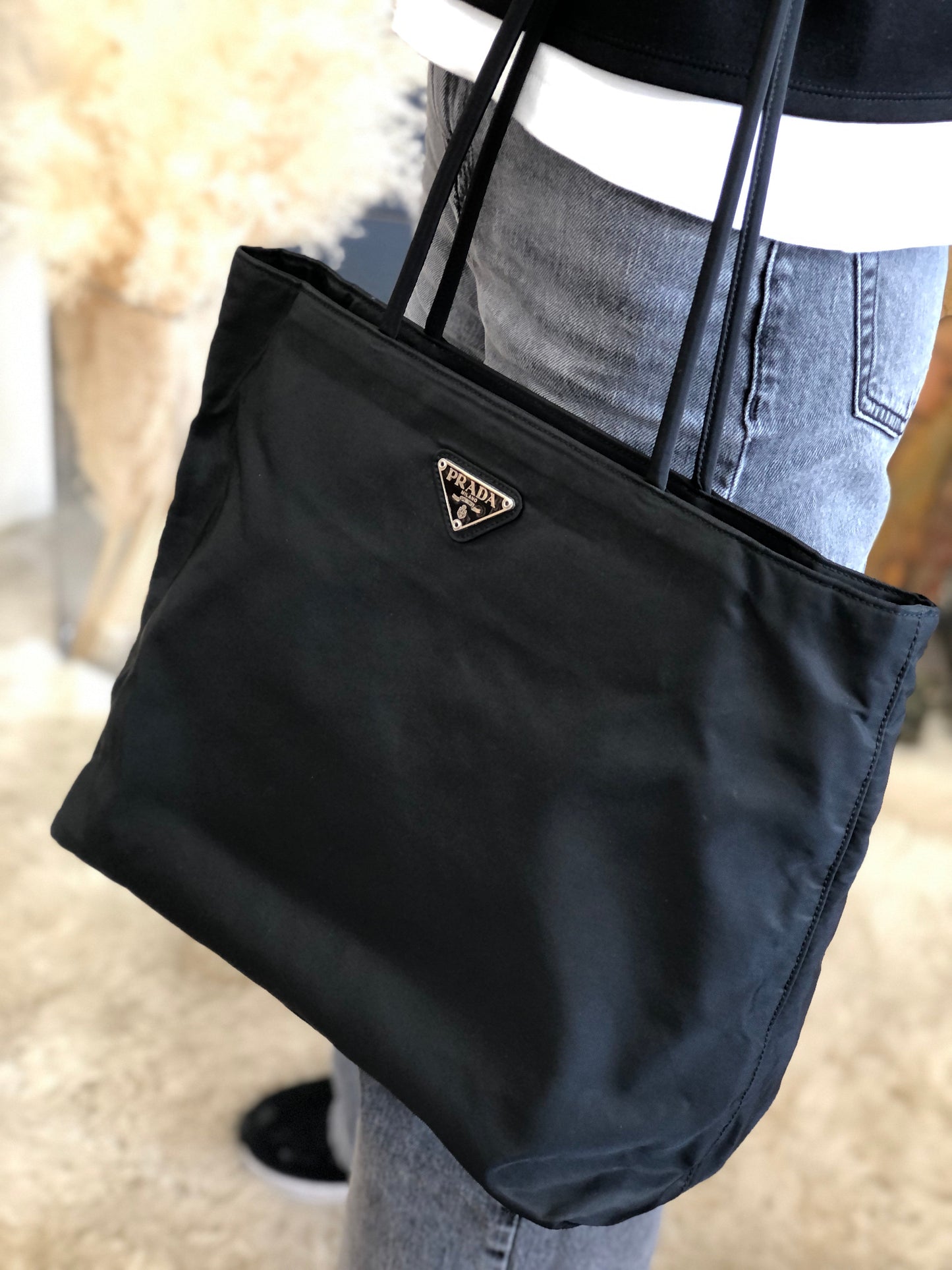 PRADA Triangle logo Nylon Tote bag Black Vintage iz7n5j