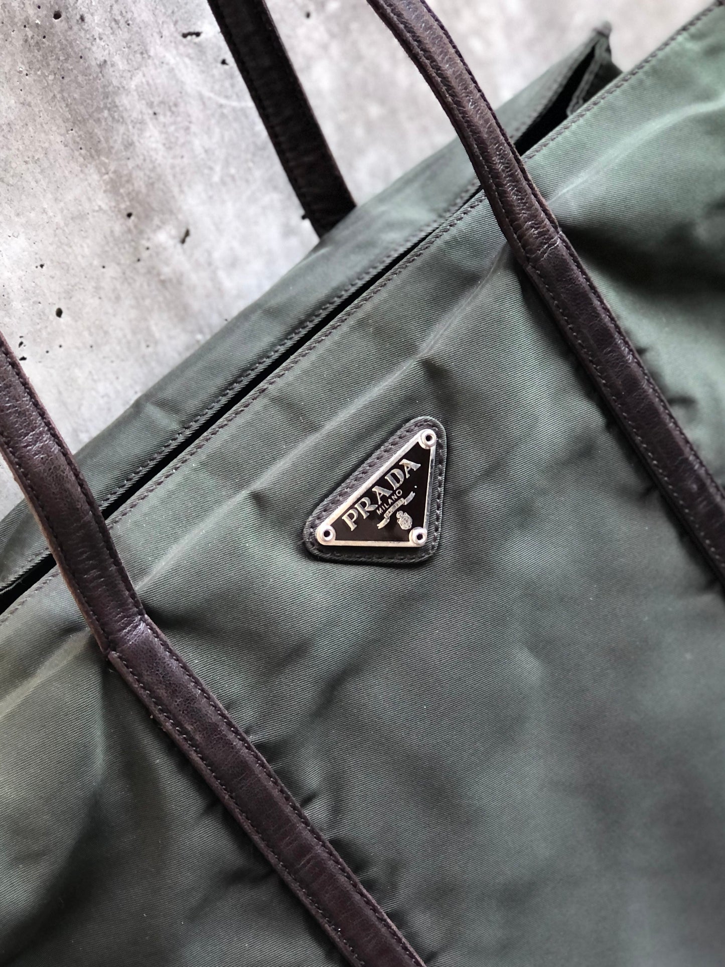 PRADA Triangle logo Nylon Tote bag Olive Vintage 5j2rsr